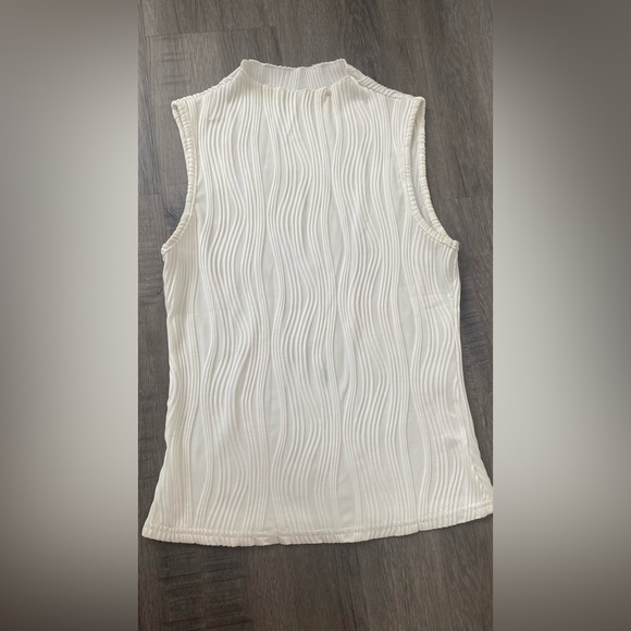Solid Mock Neck Water Ripple Texture Tank Top - Small - White - Rihoas - Picture 4 of 8
